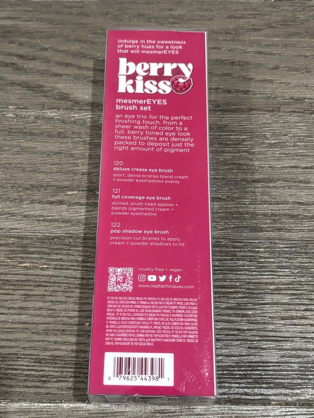 Real Techniques Limited Edition Berry Kiss Makeup Set